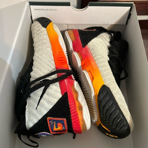 Nike LeBron 16 GS ‘Space Travel’ - Picture 3 of 9